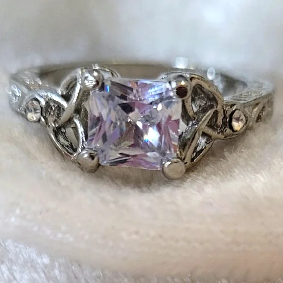 Exquisite Zircon Diamond Engagement Ring - Picture 1 of 8